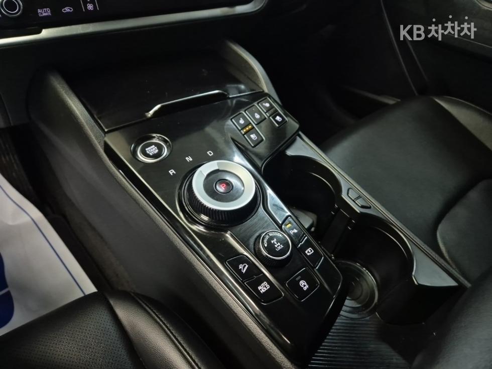 2023 - kia sportage