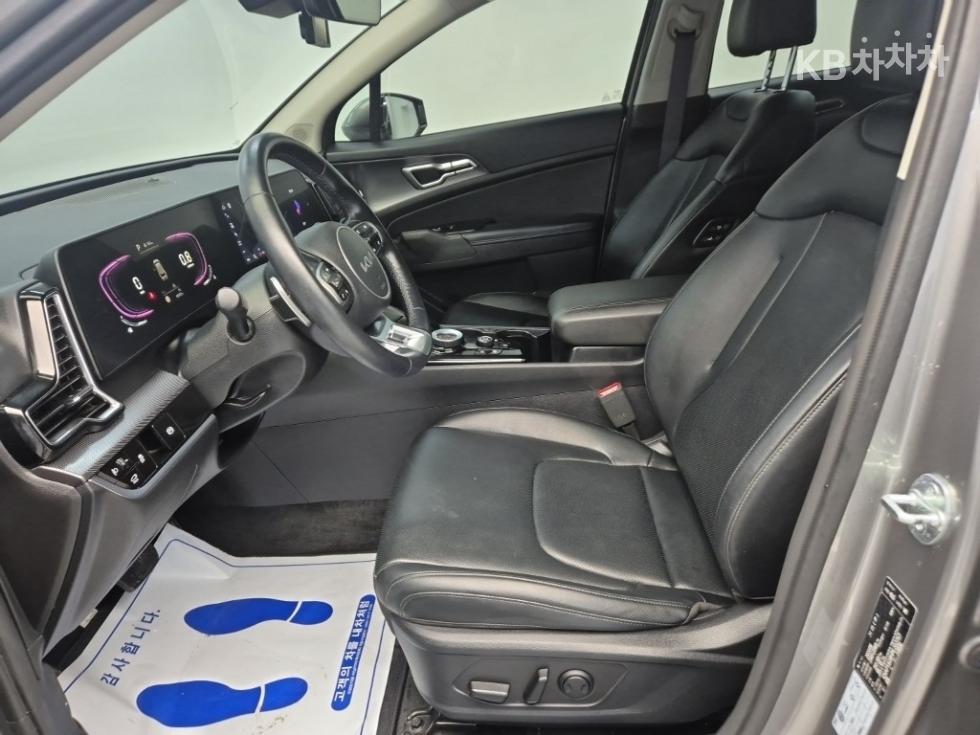 2023 - kia sportage