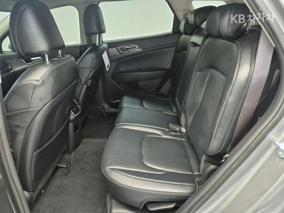 2023 - kia sportage
