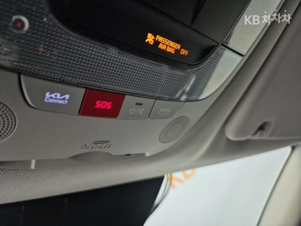 2023 - kia sportage