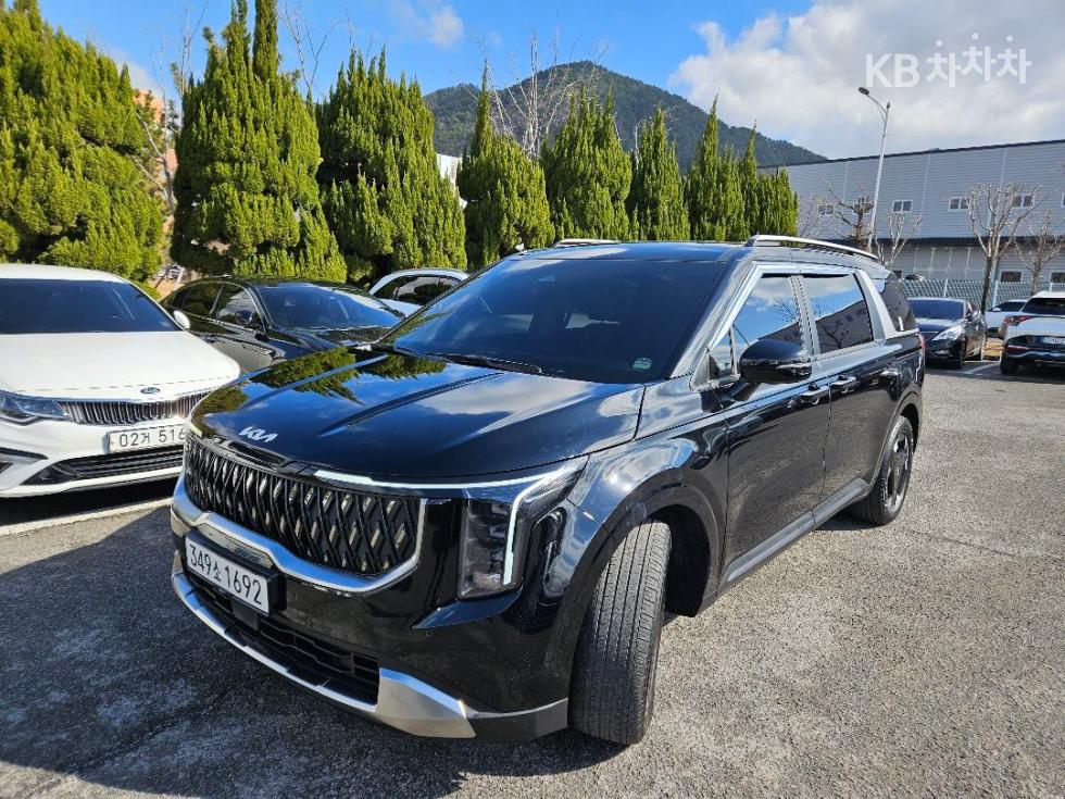 2025 - kia carnival