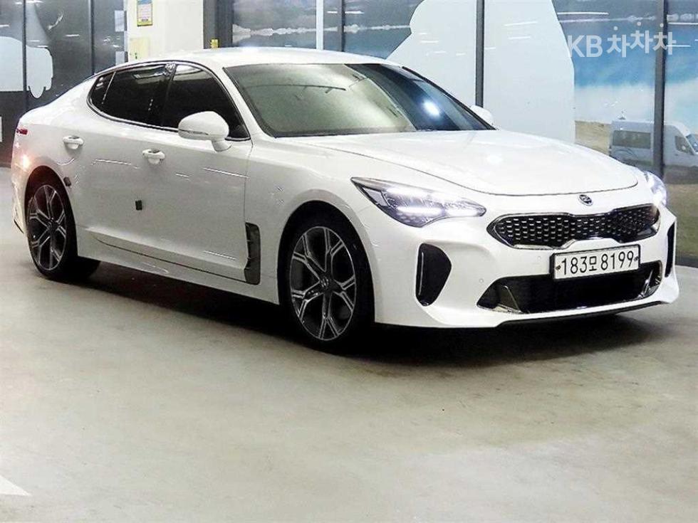 Kia Стингер