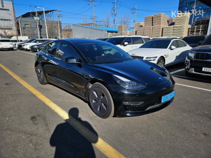 Tesla Model 3 Long Range 3