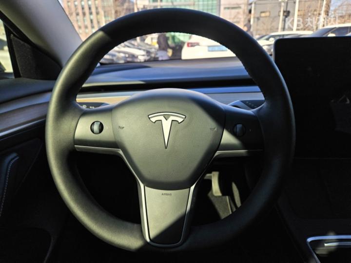 Tesla Model 3 Long Range 10