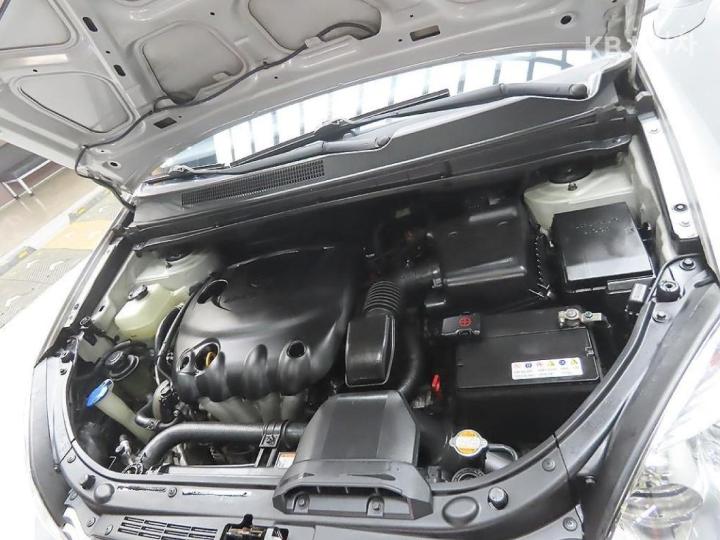 Kia Carens New 2.0 LPI GLX Premium Type 8