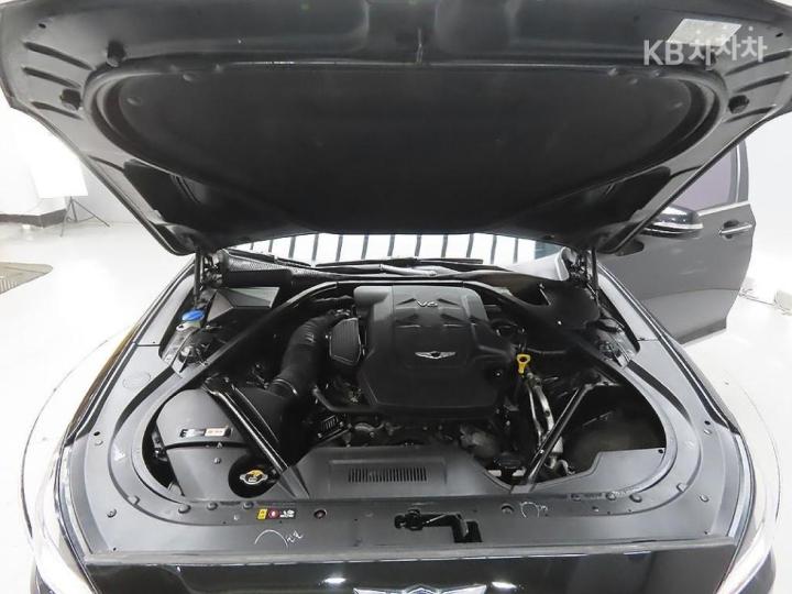 Genesis G80 3.3 GDI AWD Luxury 9