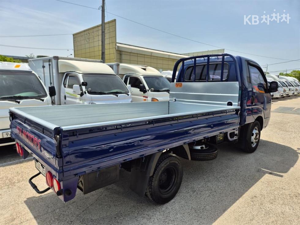 2017 - kia bongo iii