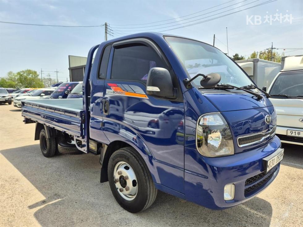 2017 - kia bongo iii
