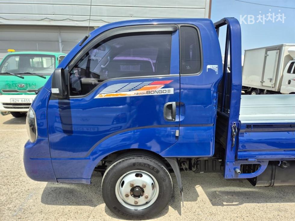2017 - kia bongo iii