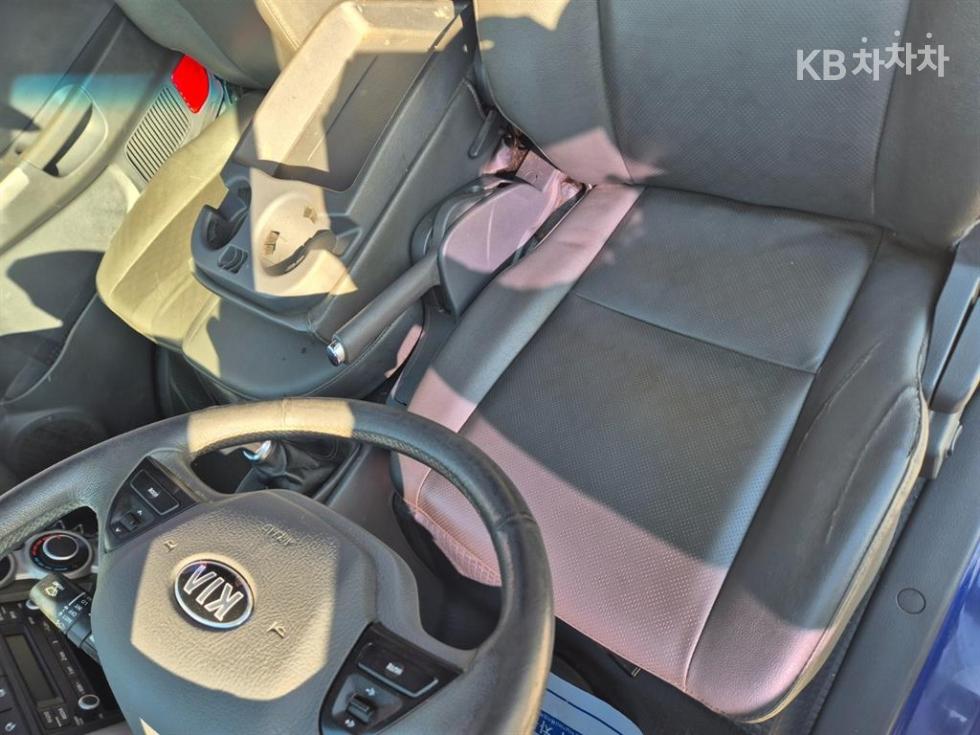 2017 - kia bongo iii