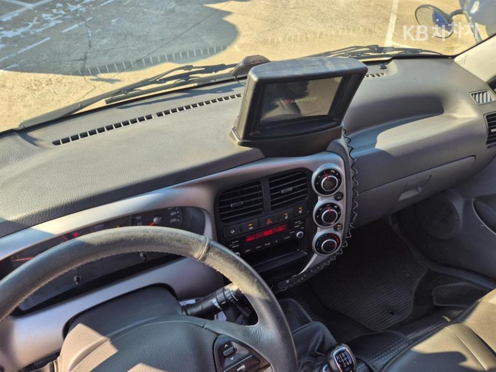 2017 - kia bongo iii