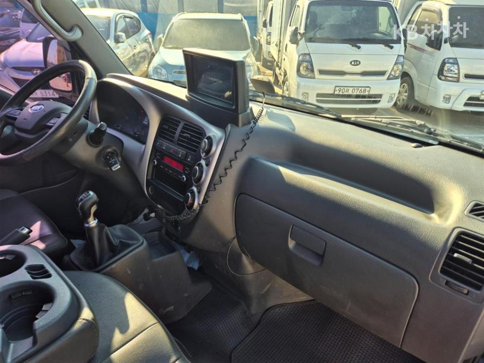 2017 - kia bongo iii