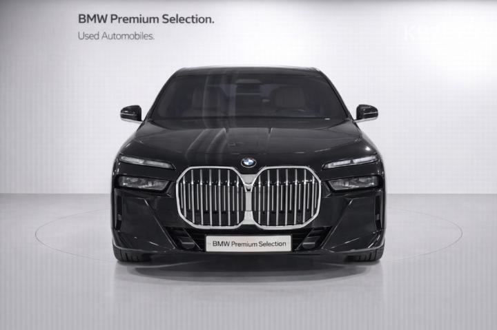 BMW 7 Series G70 740d xDrive M Sport 2