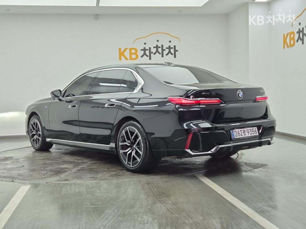 BMW 7er — miniaturë 3