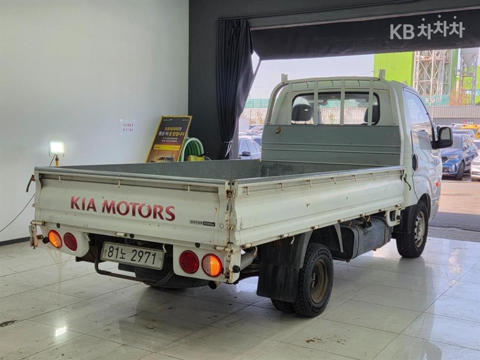 2013 - kia bongo iii