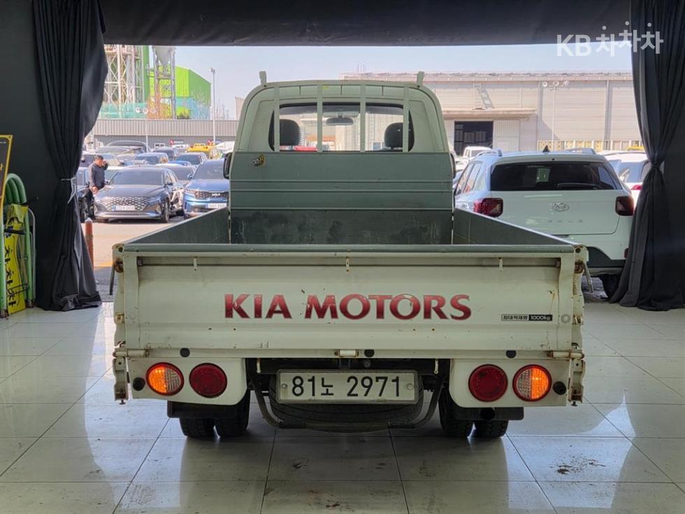 2013 - kia bongo iii