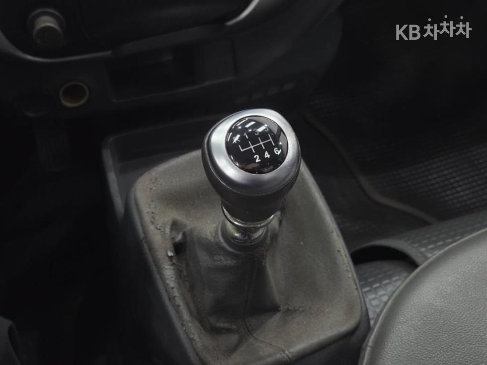 2013 - kia bongo iii