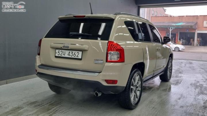 Jeep Compass 2.4 Limited 3