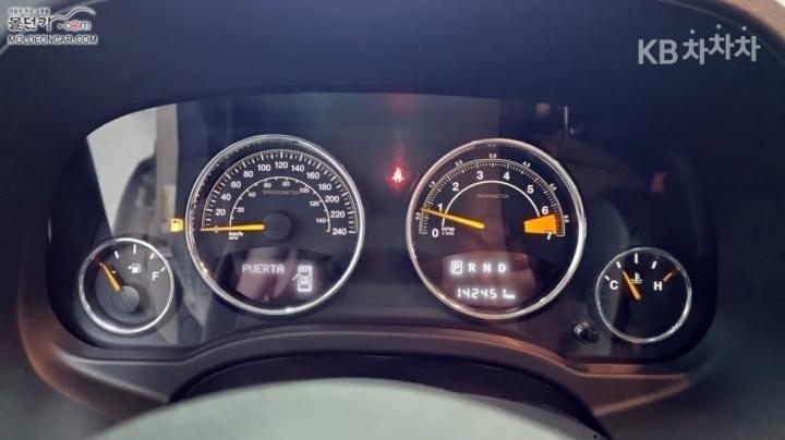 Jeep Compass 2.4 Limited 6