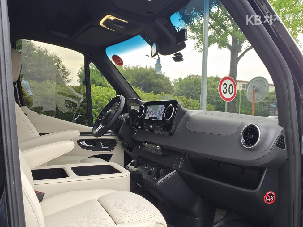 Mercedes-Benz Sprinter — miniaturë 22