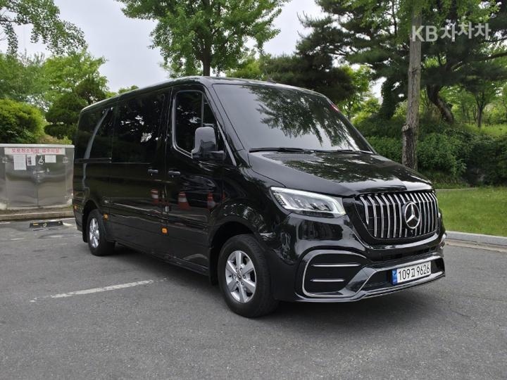 Mercedes-Benz Sprinter Tourer 319 CDI — foto 1
