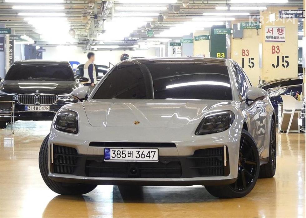 Porsche Panamera — miniaturë 2