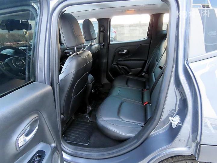 Jeep Renegade 1.3 Limited FWD 7