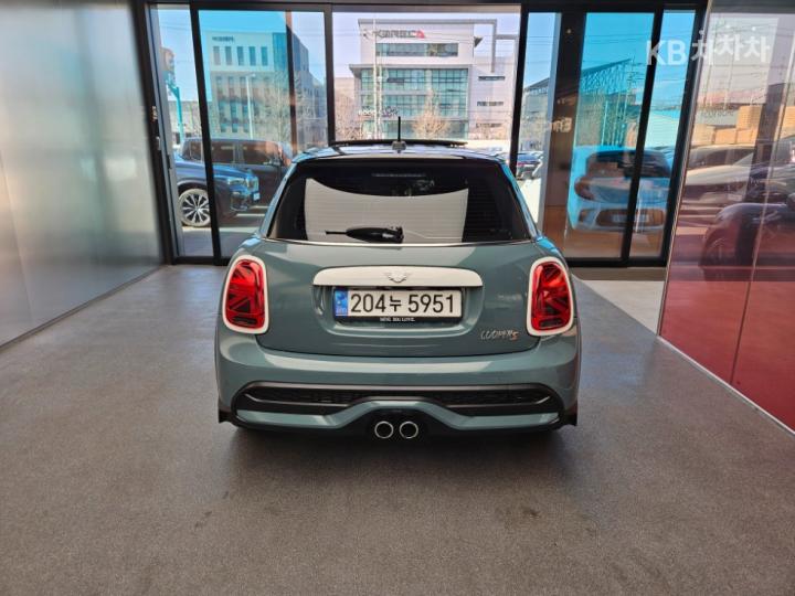 Mini Cooper 5 Duo S 2.0 Resolute Edition 4