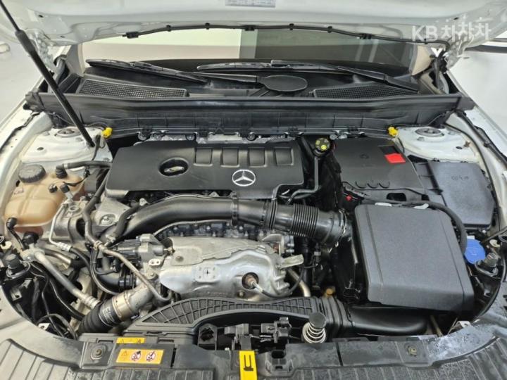 Mercedes-Benz GLB-Class X247 GLB250 4Matic 6