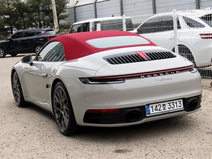 Porsche Carrera 911 992 Cabriolet 4