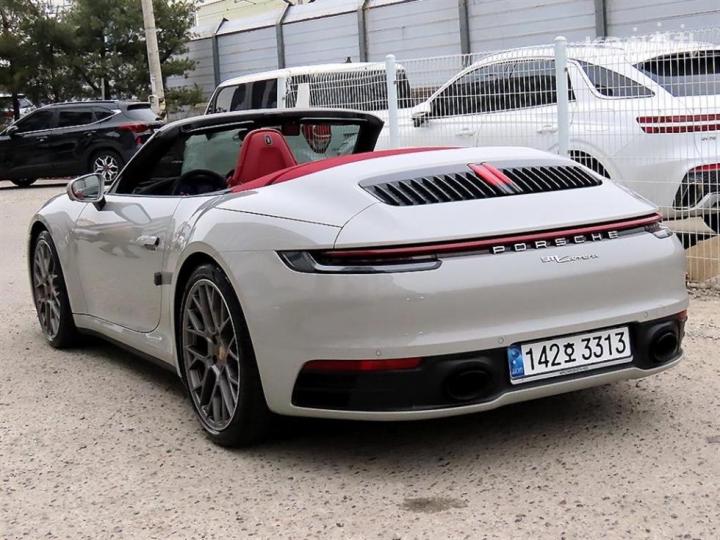 Porsche Carrera 911 992 Cabriolet 8