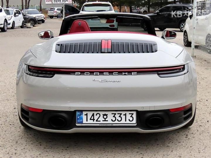 Porsche Carrera 911 992 Cabriolet 9