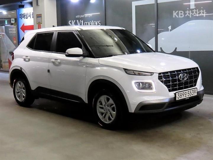 Hyundai Venue Gasoline 1.6 Modern 2