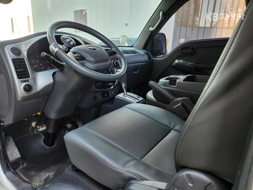 2017 - kia bongo iii