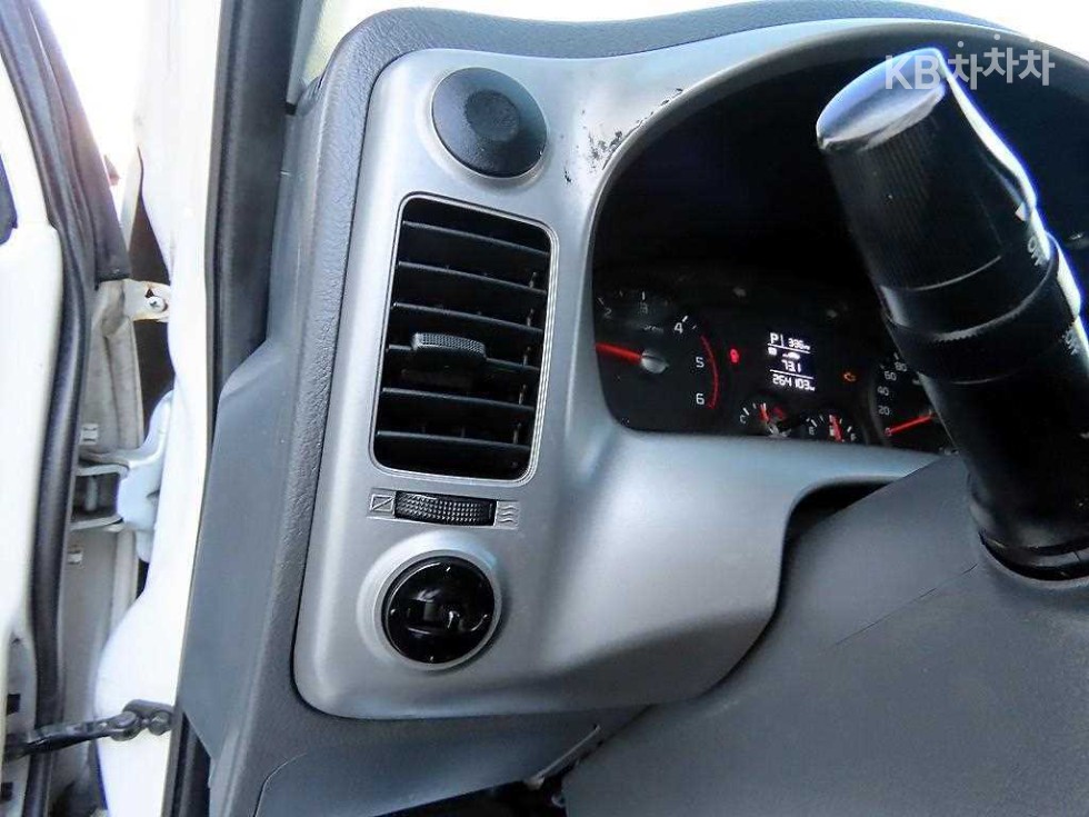 2017 - kia bongo iii