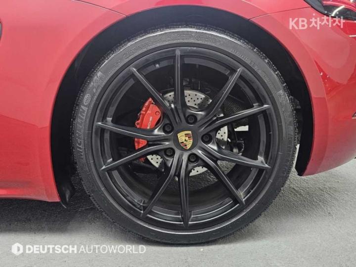 Porsche Boxster 2.5 GTS 6