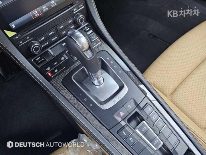 Porsche Boxster 2.5 GTS 10