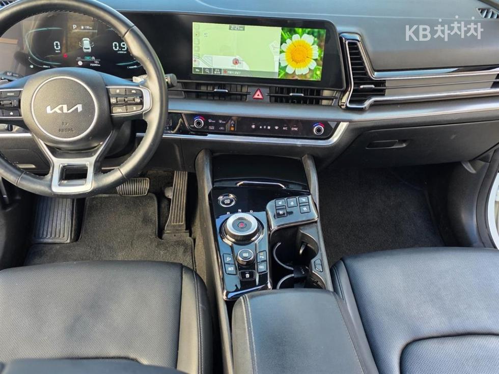 2023 - kia sportage