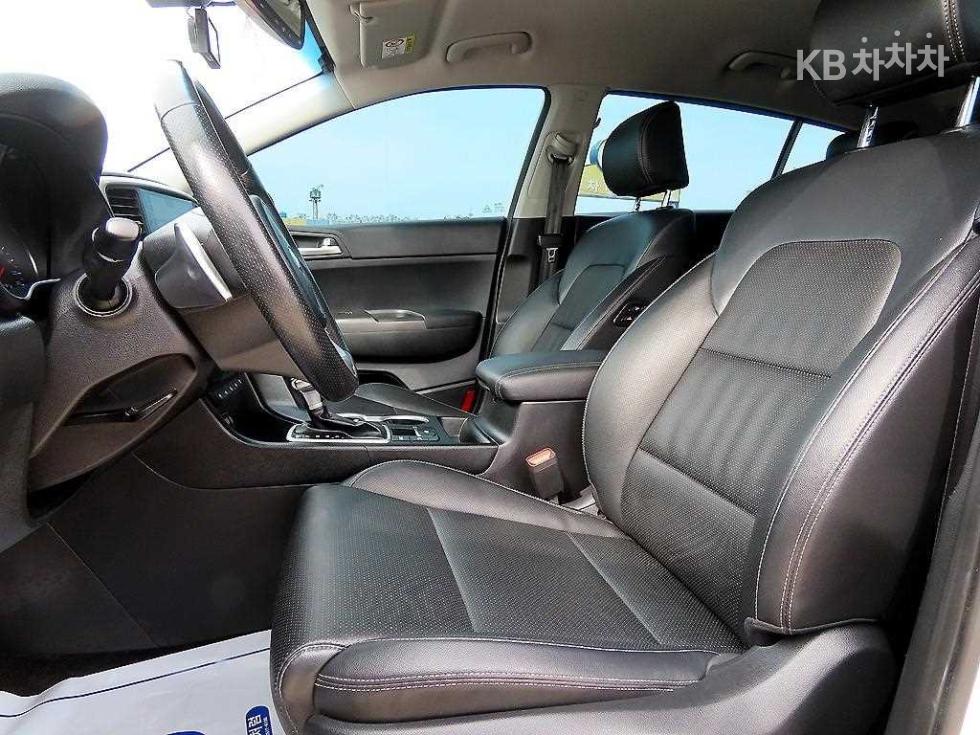 2021 - kia sportage