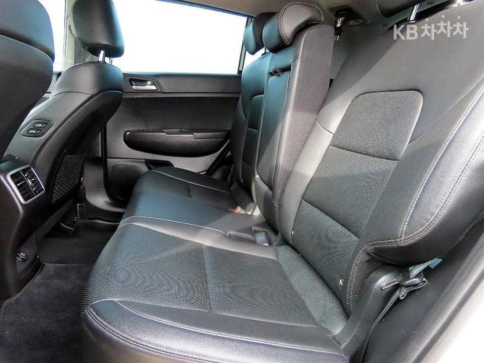 2021 - kia sportage
