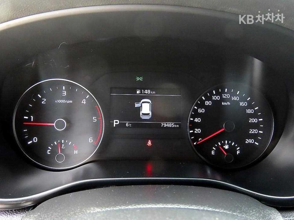 2021 - kia sportage