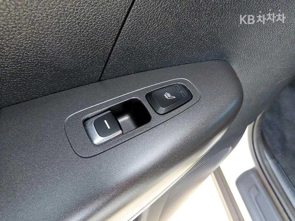 2021 - kia sportage
