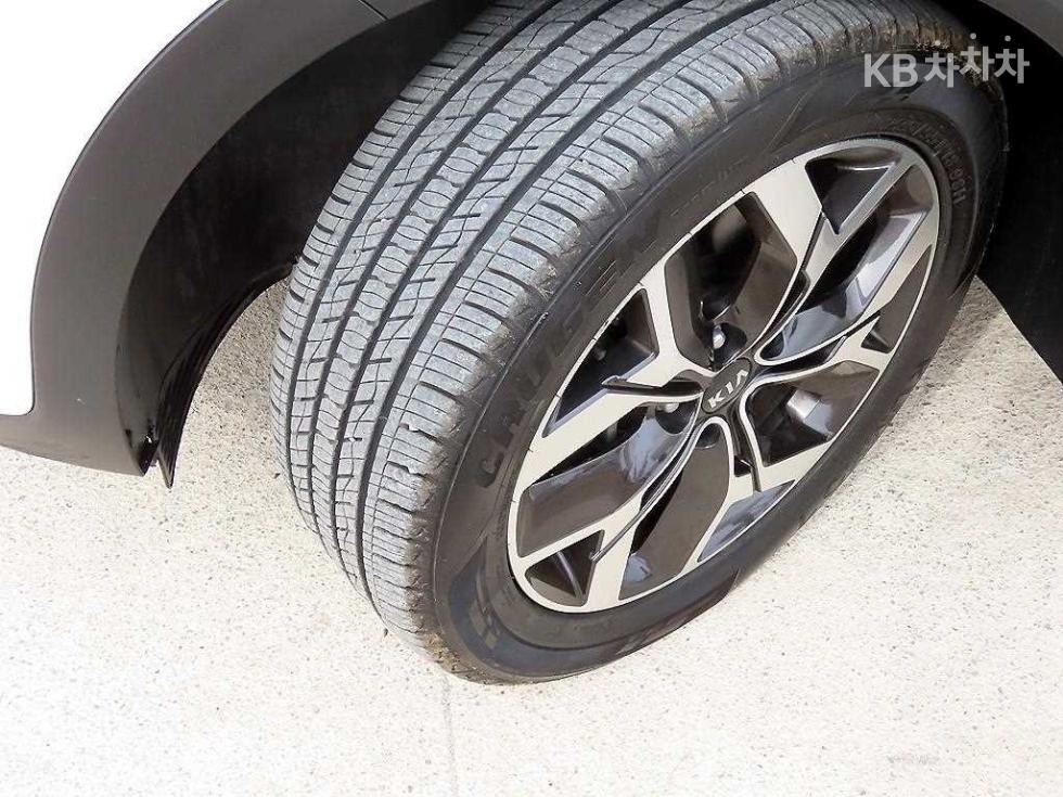 2021 - kia sportage