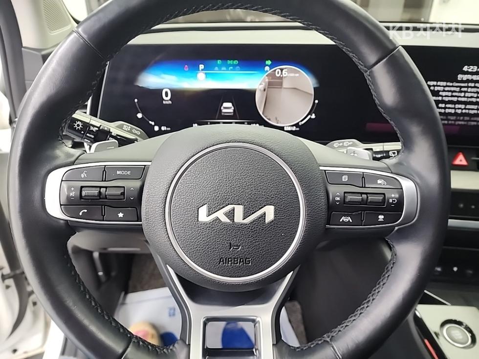 2022 - kia sportage