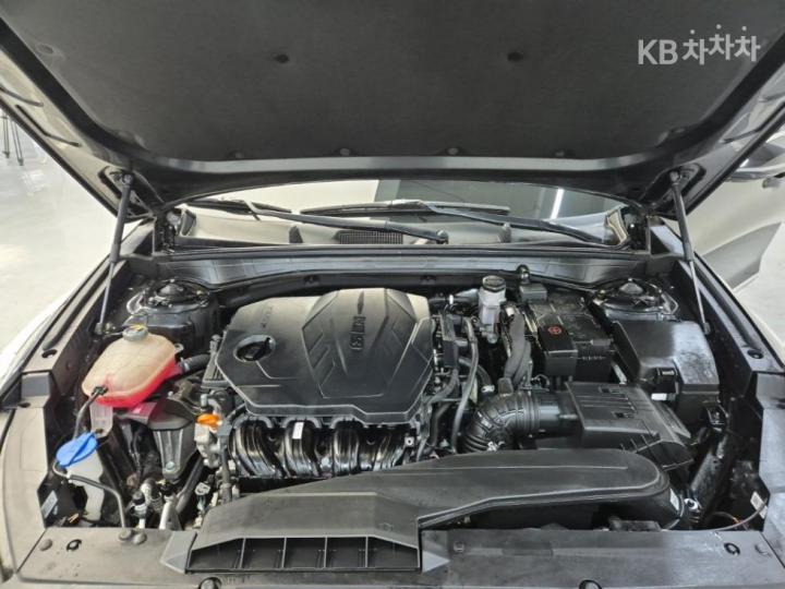 Kia K8 2.5 Gasoline Noblesse The Essential Light 6