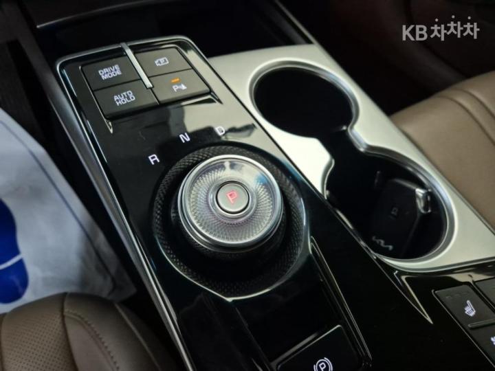 Kia K8 2.5 Gasoline Noblesse The Essential Light 9