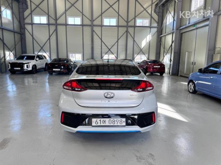 Hyundai IONIQ N 6