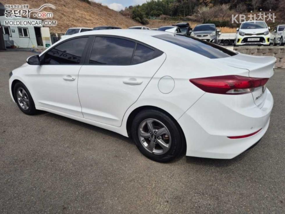 Hyundai Avante — miniaturë 7