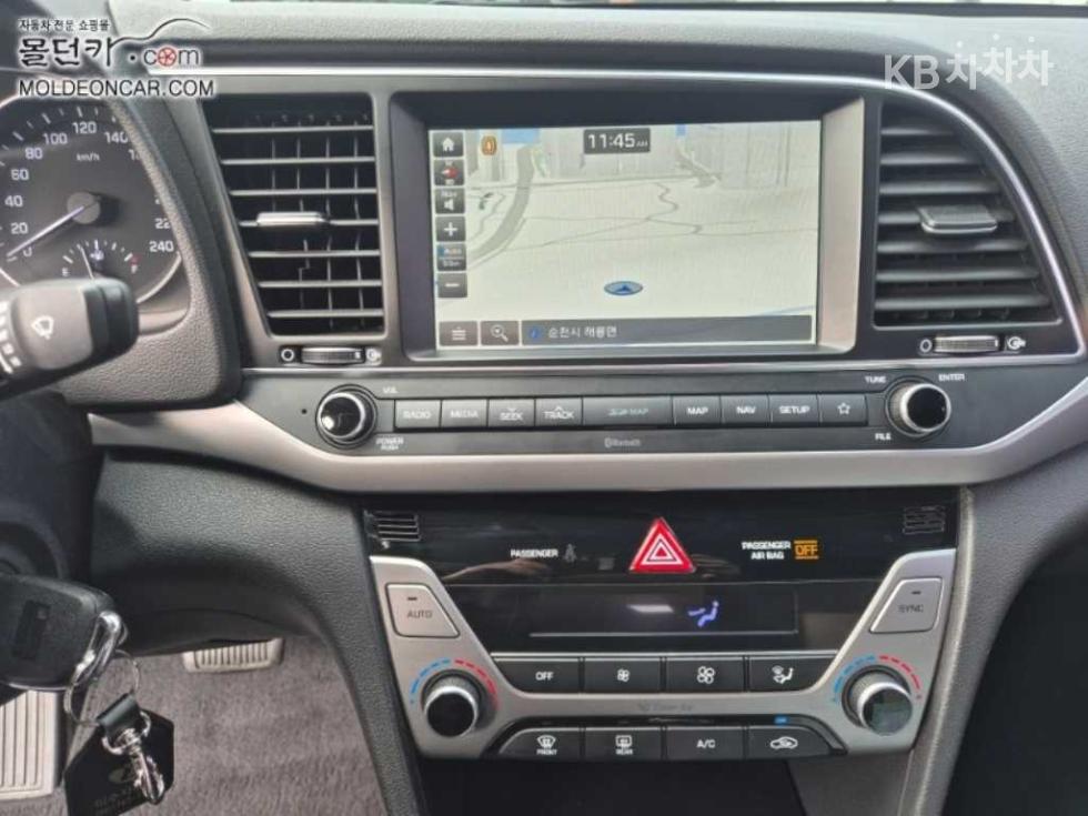 Hyundai Avante — miniaturë 12