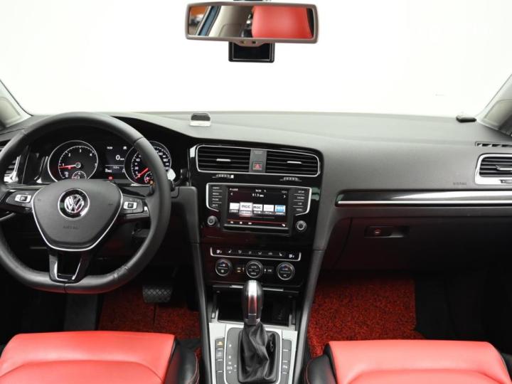 Volkswagen Golf 2.0 TDI MK7 8